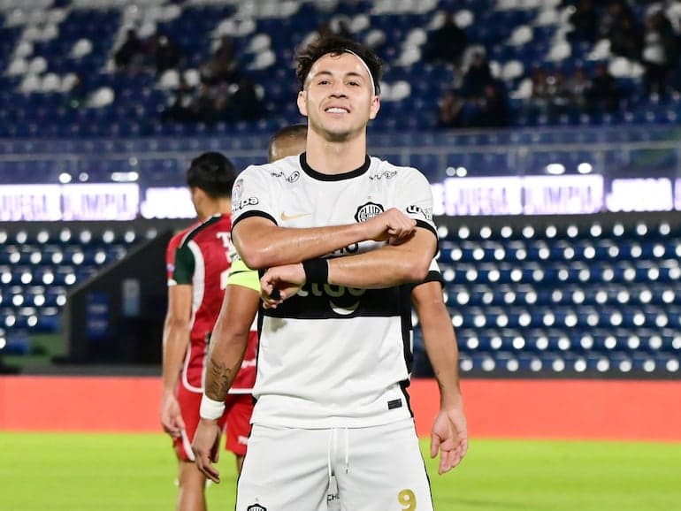 Carlos Sebastián Ferreira sufre lesión y estará fuera de acción para Olimpia
