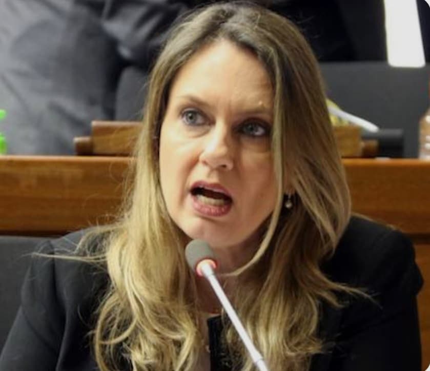 Diputada Vallejos ratifica que fiscal general del Estado tiene que irse
