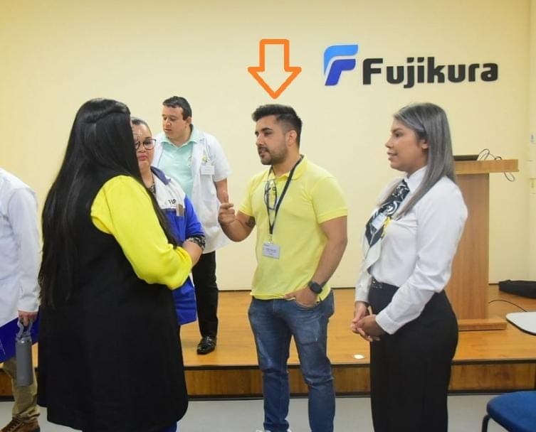 Oscar Café fue a un taller de “salud mental” en Fujikura, pero terminó pidiendo votos para Mujica