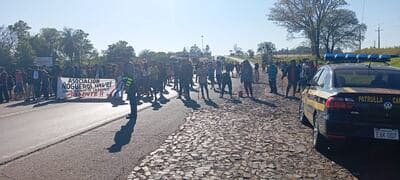 Indígenas radicalizan protesta con cierre total de ruta en Caaguazú