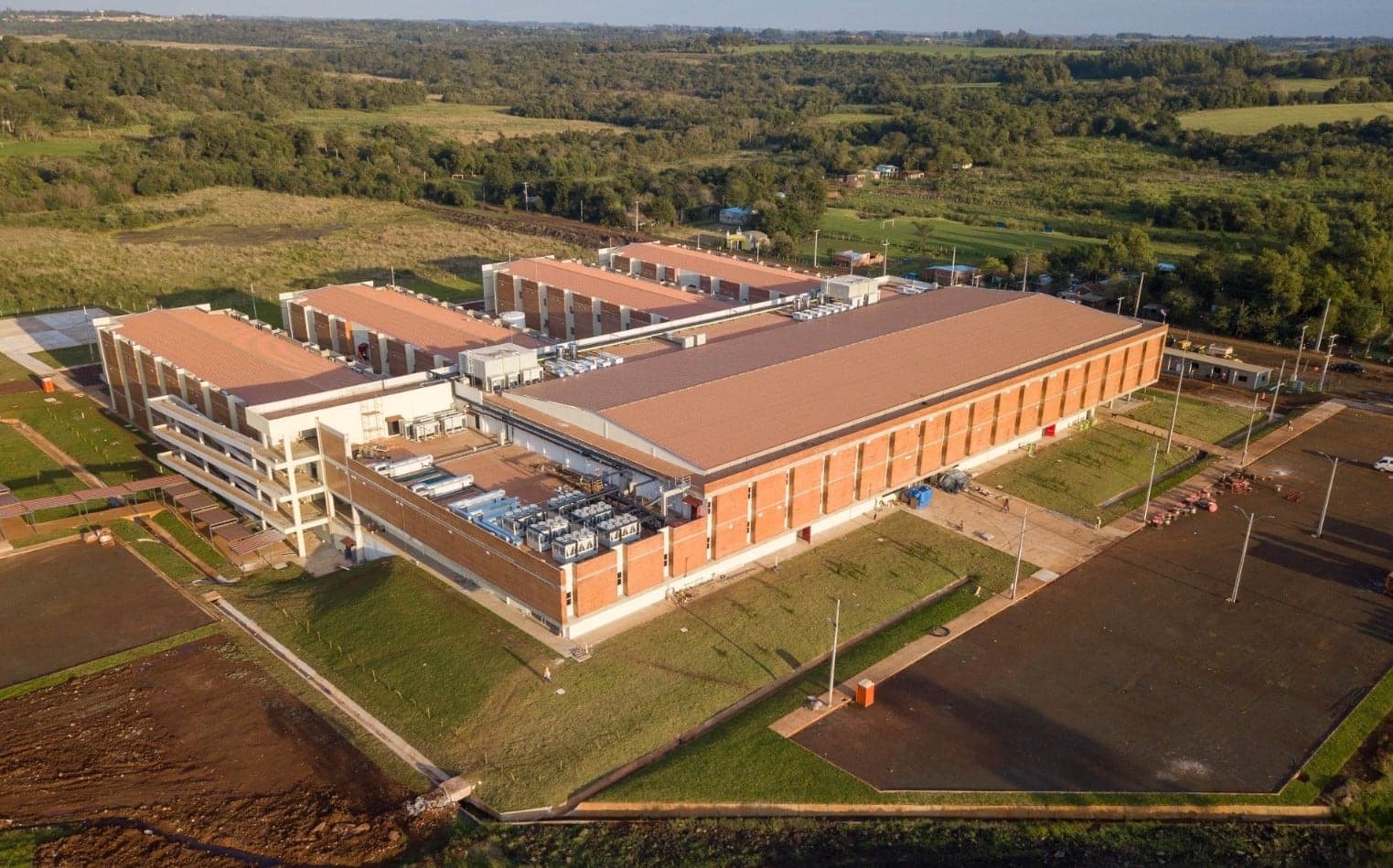 Gobierno anuncia construcción de siete hospitales de alta complejidad en Paraguay