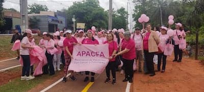 Marcha rosa: pacientes exigen cumplimiento de ley de detección temprana de cáncer