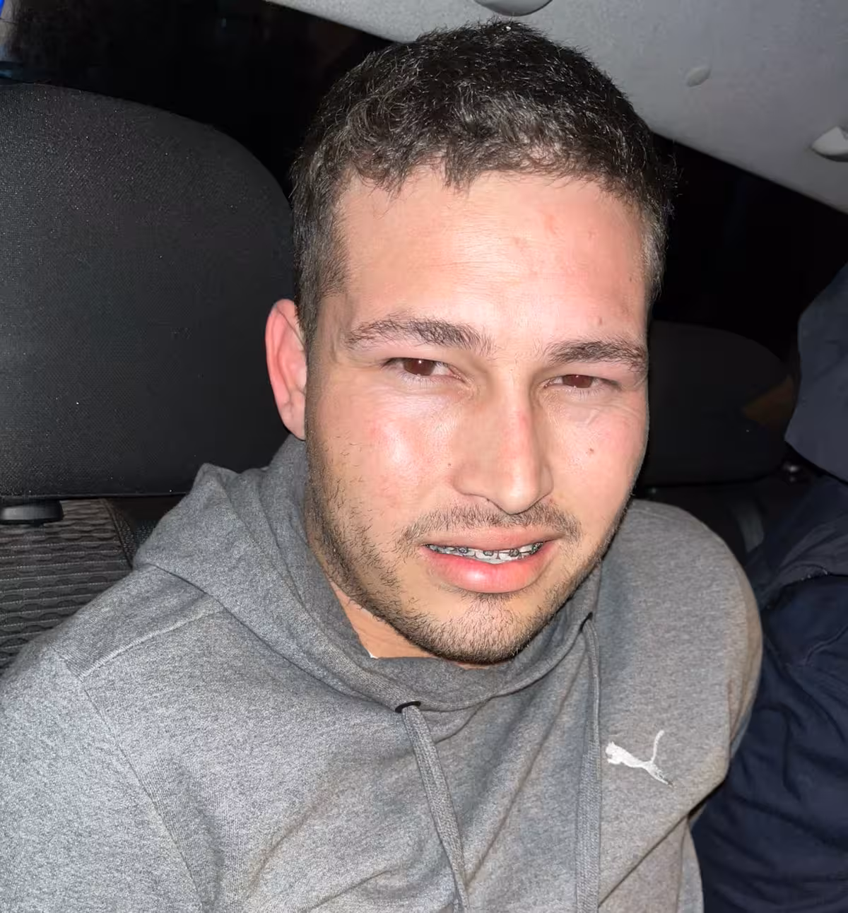 Cae “Vaca Lola” infraganti y culpa a Santi Peña de su marginalidad