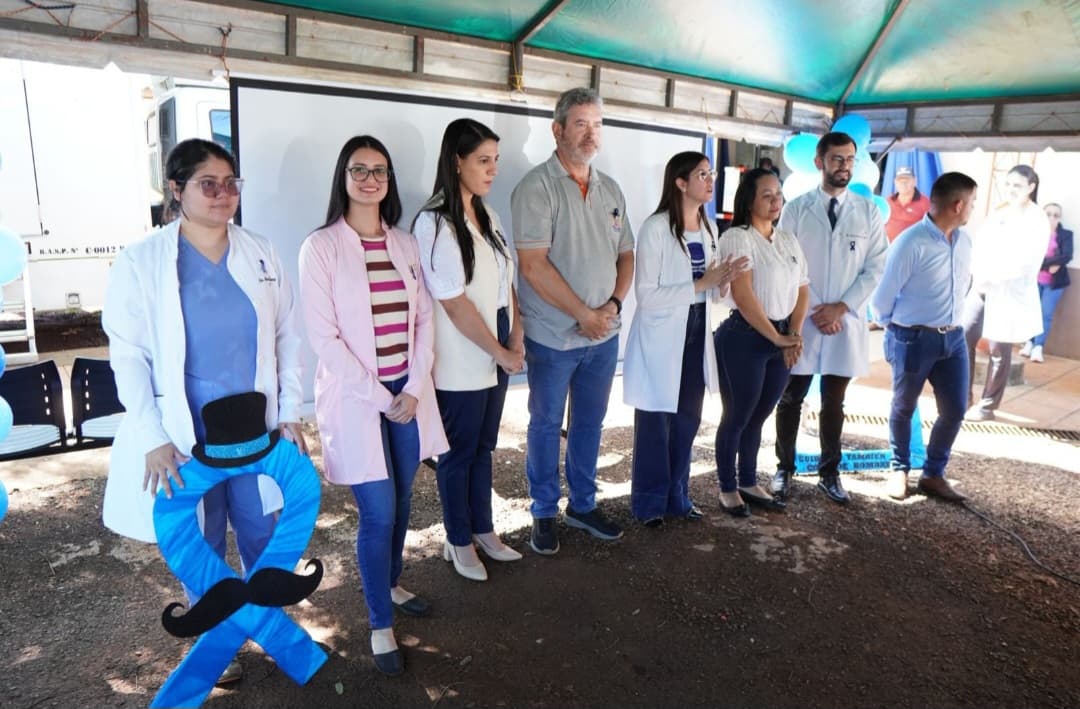 Gobernación acerca servicios médicos y sociales al distrito de Naranjal