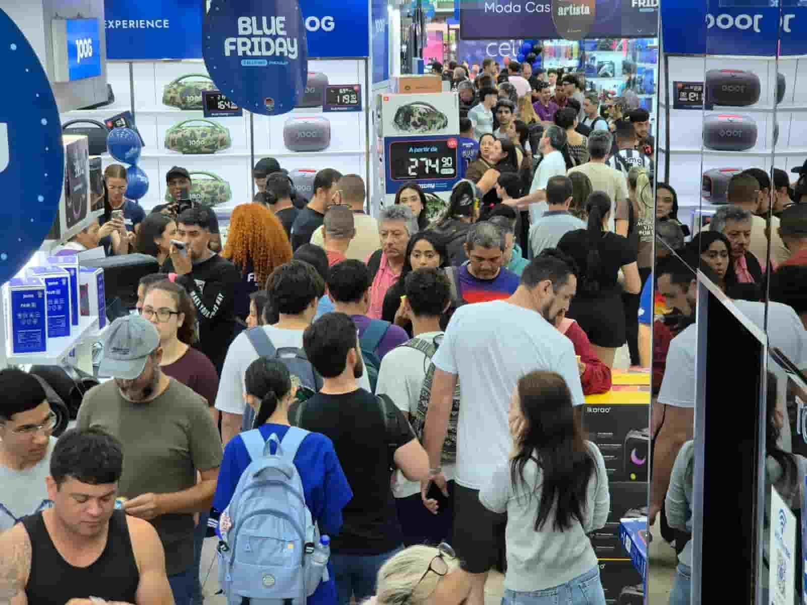 33.900 peatones y 24.942 vehículos ingresaron al país en el primer día del Black Friday