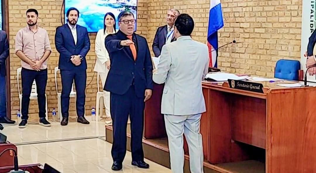 Dani Mujica es nuevo Intendente de CDE